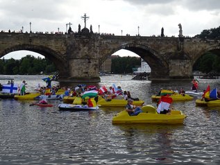 Karlsbrücke Prag Europa-Heppening