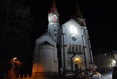 Basilika von Philippsdorf in der Nacht