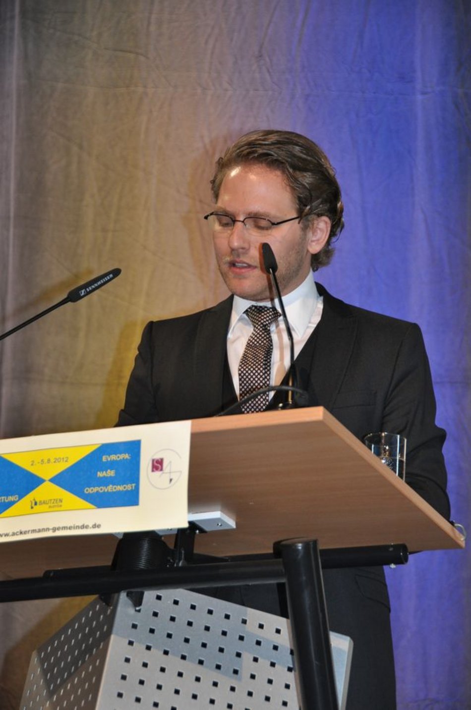 Ag-Bundesvorstandsmitglied Rainer Karlitschek hielt die Laudatio auf Antikomplex